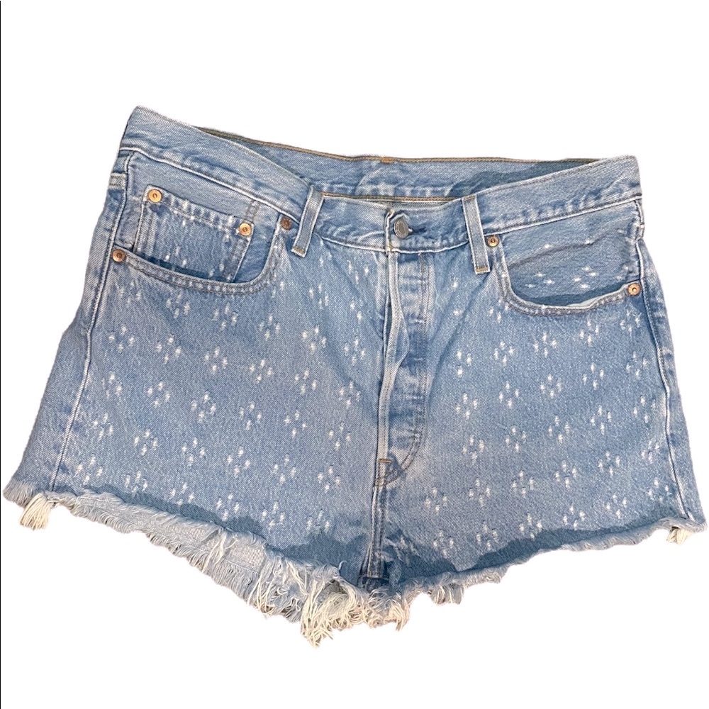 Levi’s 501 premium denim shorts. - Picture 2 of 5